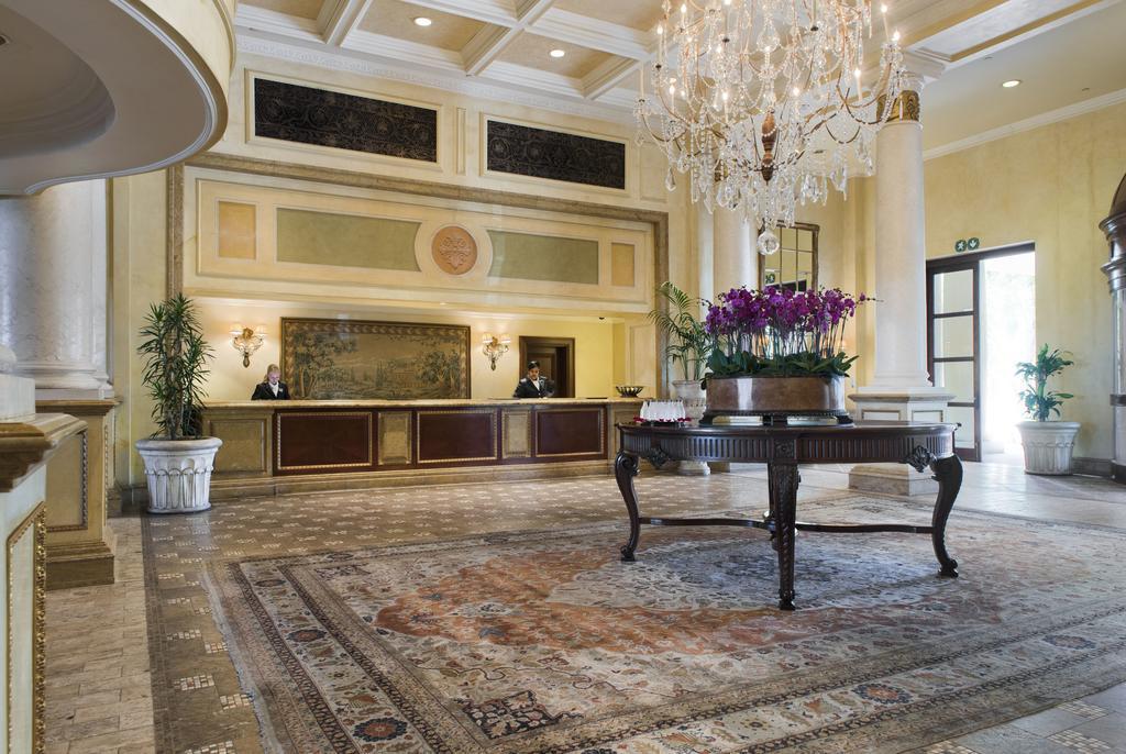 Palazzo Hotel Fourways Exterior foto Lobby